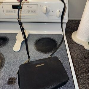 Michael Kors Elegant Black Crossbody Bag